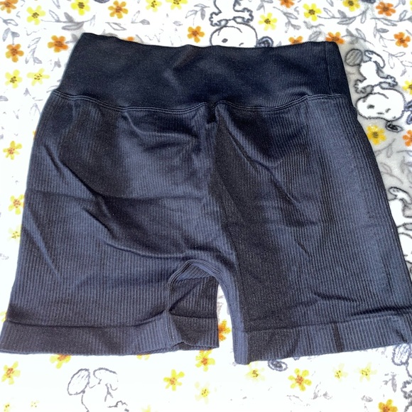 Seamless yoga shorts - Picture 2 of 13